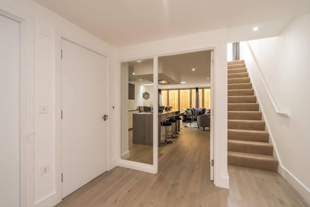 Luxurious & Modern Townhouse In Hammersmith Lägenhet London Exteriör bild